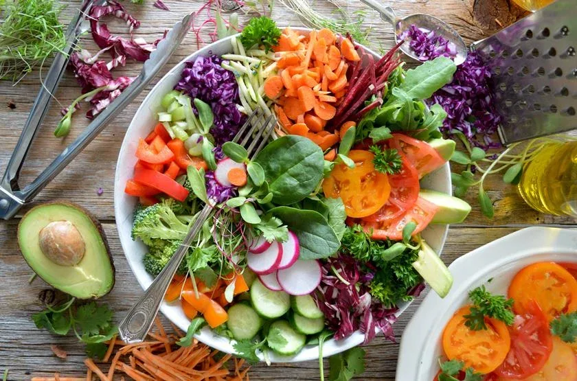 Saladas simples e econômicas para qualquer almoço