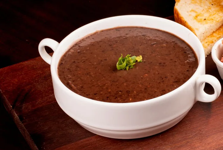 Caldo de feijão simples