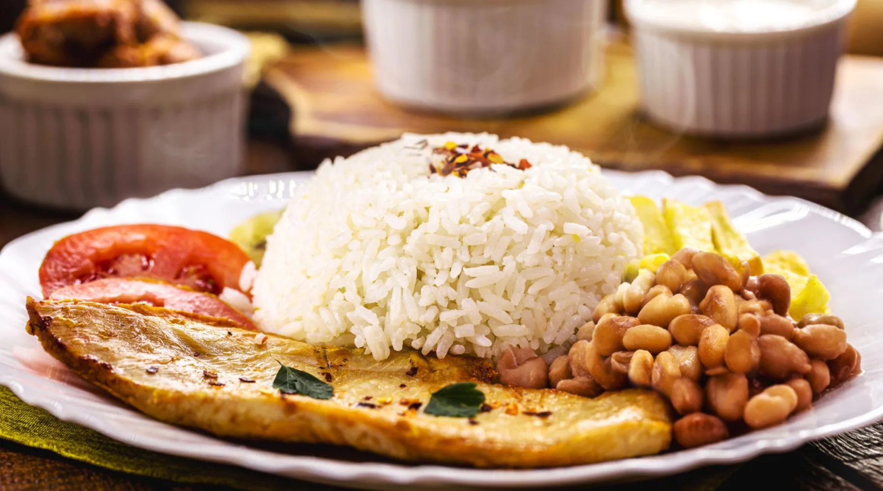 10 Alimentos Baratos que Rendem Muito nas Refeições da Semana