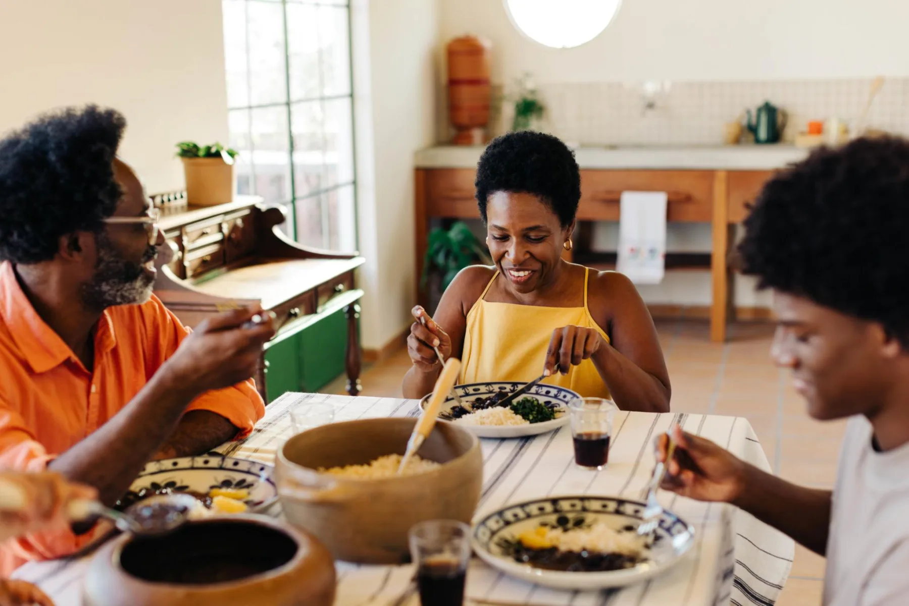 Como Alimentar uma Família de 4 Pessoas Gastando Menos por Mês