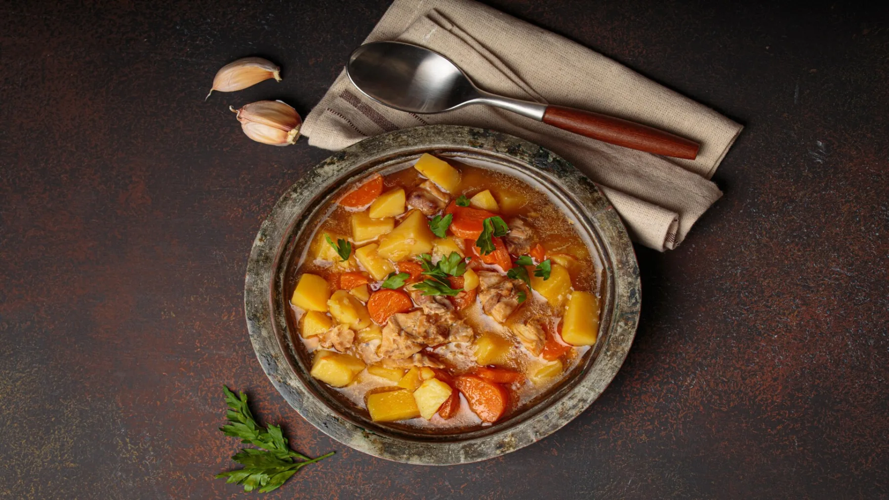 Frango Ensopado com Batatas Simples