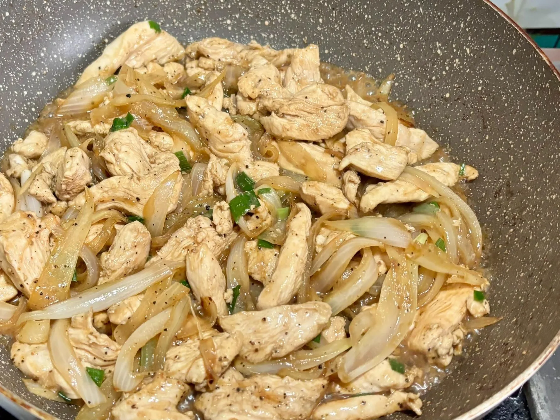 Iscas de Frango Aceboladas Simples